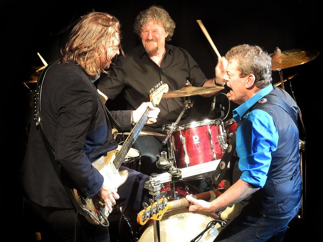 La Band of Friends e la James&Black R&B Band chiudono il festival Narcao Blues