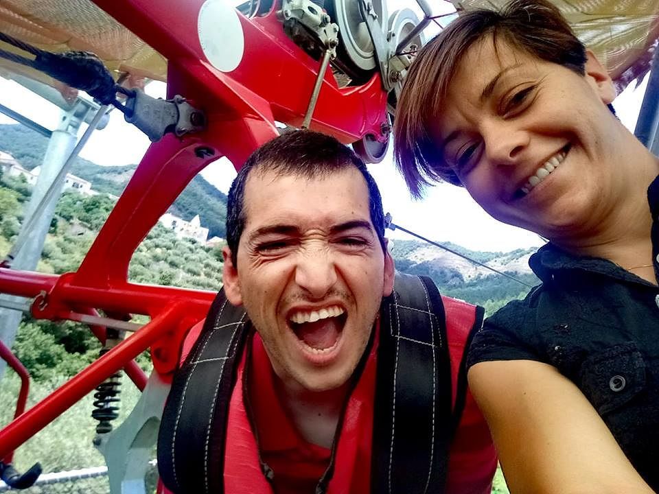 Il primo volo di Paolo, campione di bocce disabile di Cagliari: “Troppo togo, grazie papà”