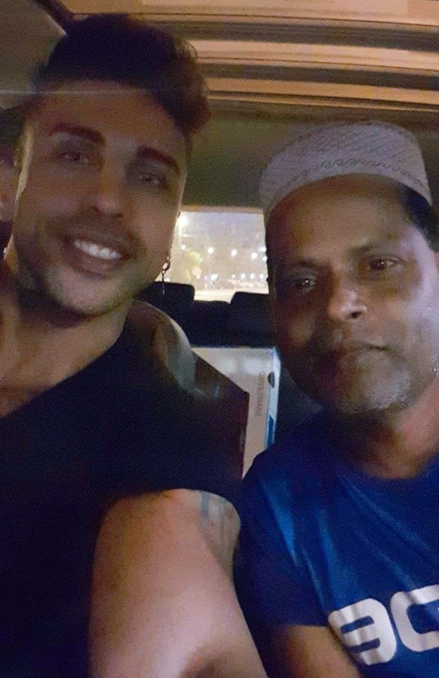 Monjù, il bengalese insultato a Cagliari alla fermata del bus: “salvato” e difeso da un dj