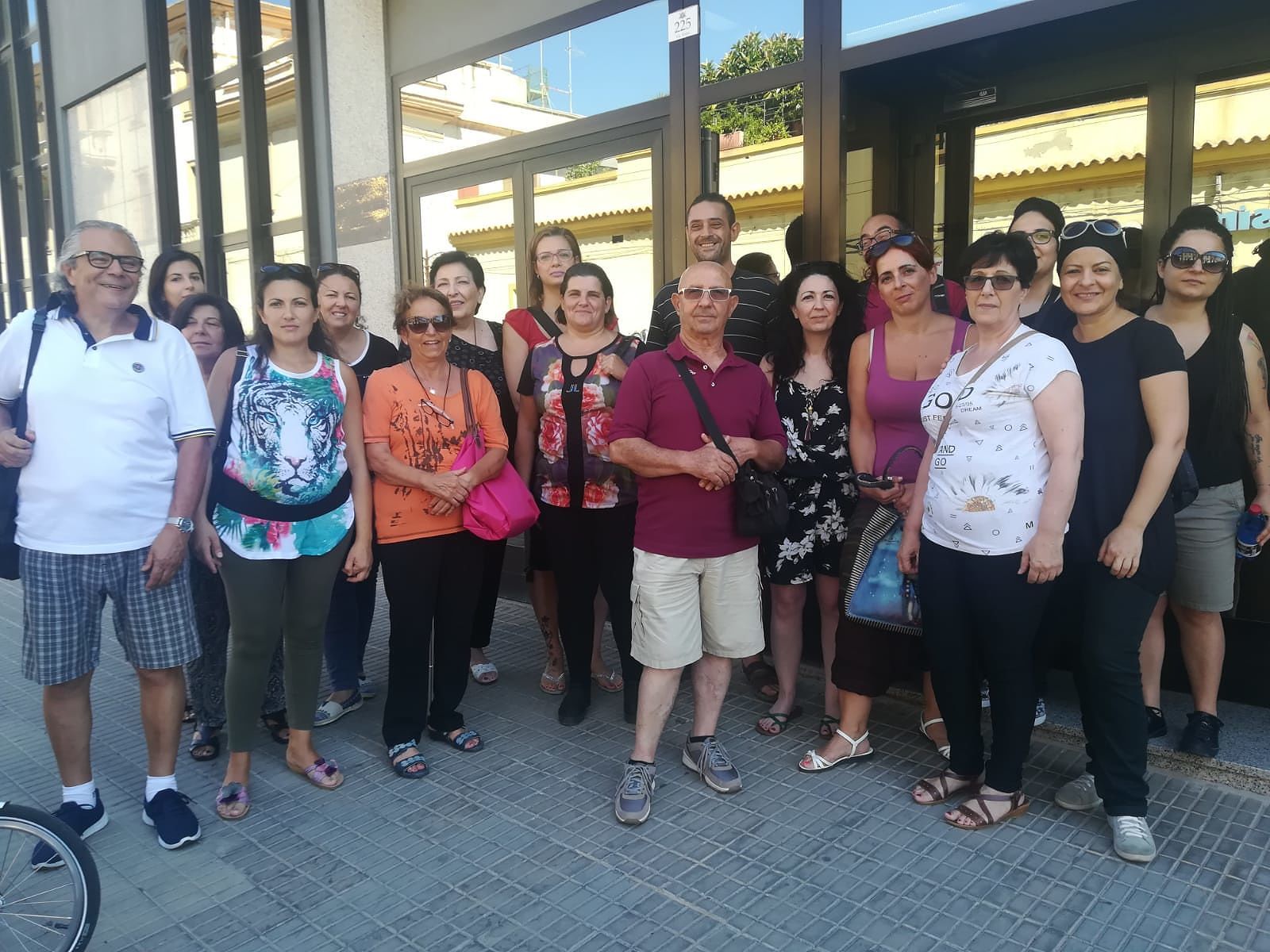 Cagliari, i malati reumatici tornano alla carica: “O il farmaco o ci incateniamo”