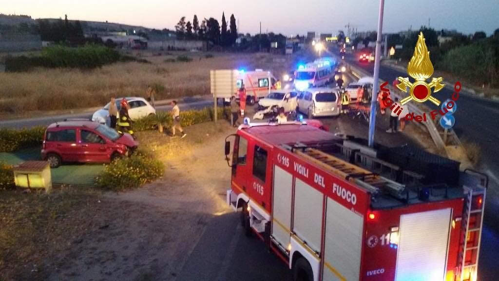 Quartu, terribile incidente sulla 554: cinque auto coinvolte, due feriti gravi