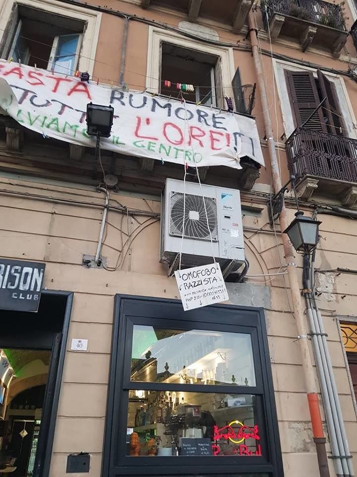 Cagliari, il video-rabbia del barista sardo: “Per me non c’è posto in piazza Yenne, ma guardate le bancarelle abusive…”