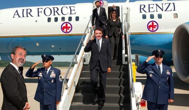 Conte “taglia” l’Air Force di Matteo Renzi: “Costava agli italiani 150 milioni di euro per soli 8 anni di noleggio”