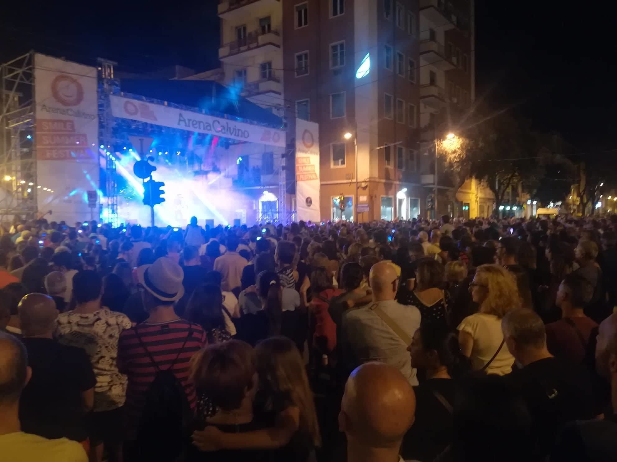 Cagliari, i The Kolors fanno il “botto” in piazza Repubblica: “È gratis, impossibile mancare”