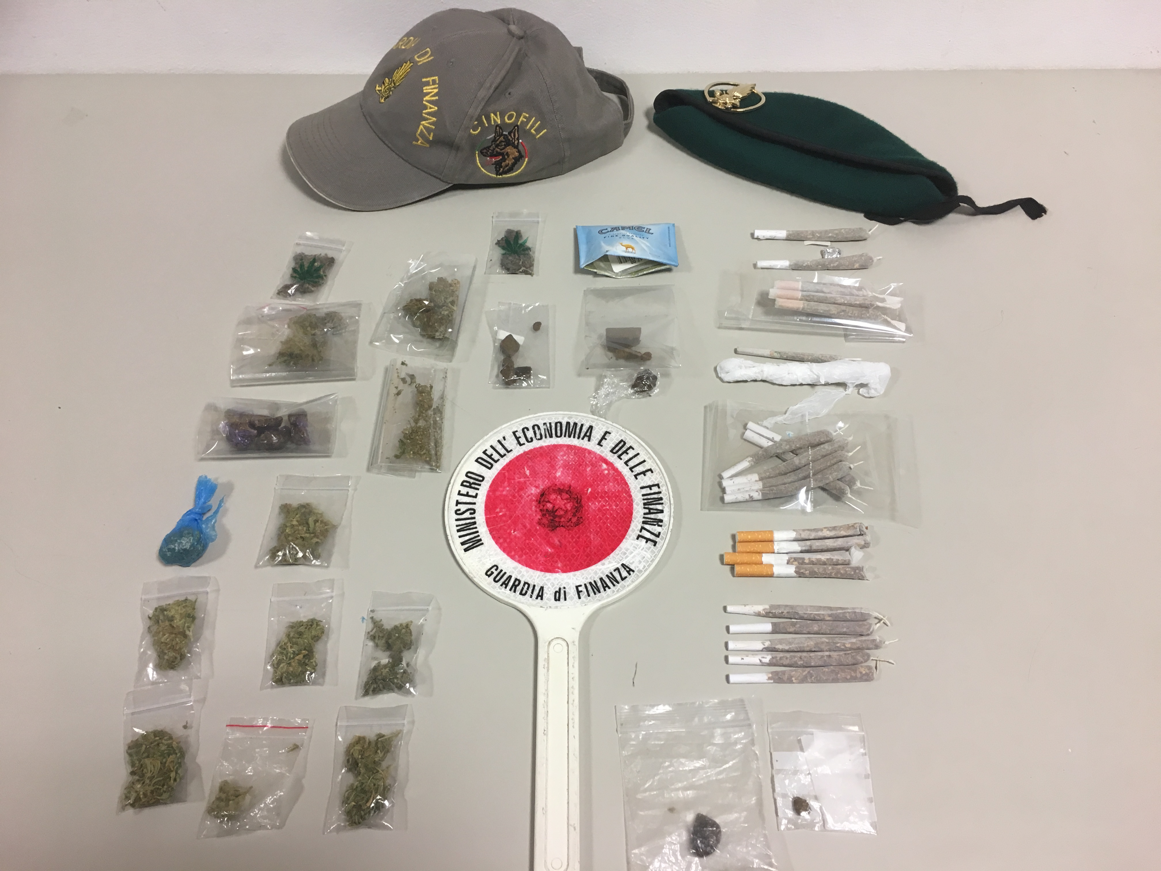 La Finanza piomba al concerto di Sfera Ebbasta: 25 persone segnalate per gli spinelli