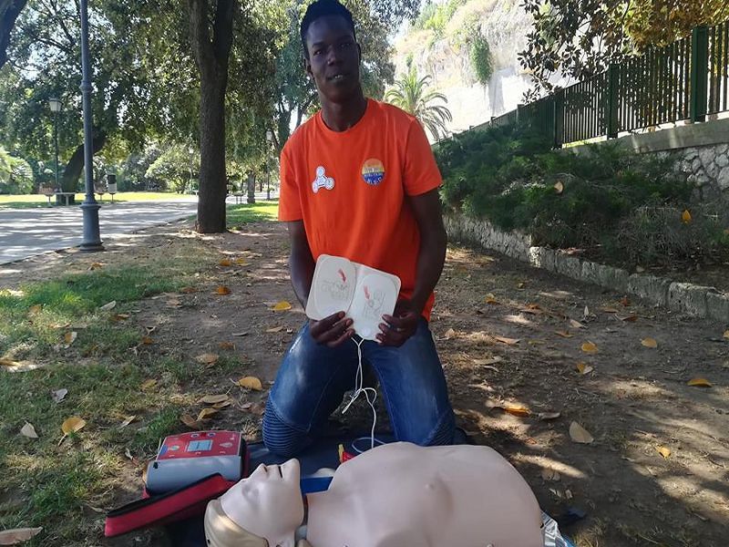 “In Sardegna faccio volontariato sulle ambulanze, ho imparato a usare il defibrillatore”