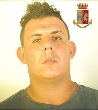 Cagliari, espulso dall’Italia tenta di rientrare insieme ai migranti: arrestato