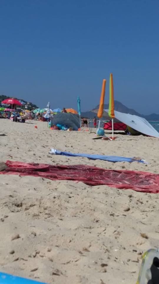 Tornano, i furbetti dell’ombrellone a Costa Rei. E ora “sfidano” anche i controlli della Capitaneria