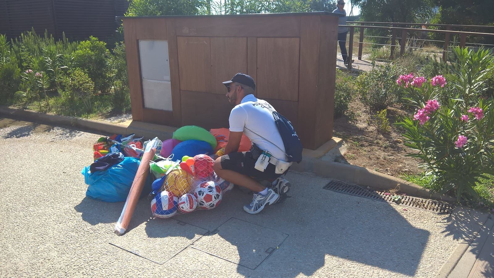 Cagliari, controlli della Municipale al Poetto: fioccano le multe