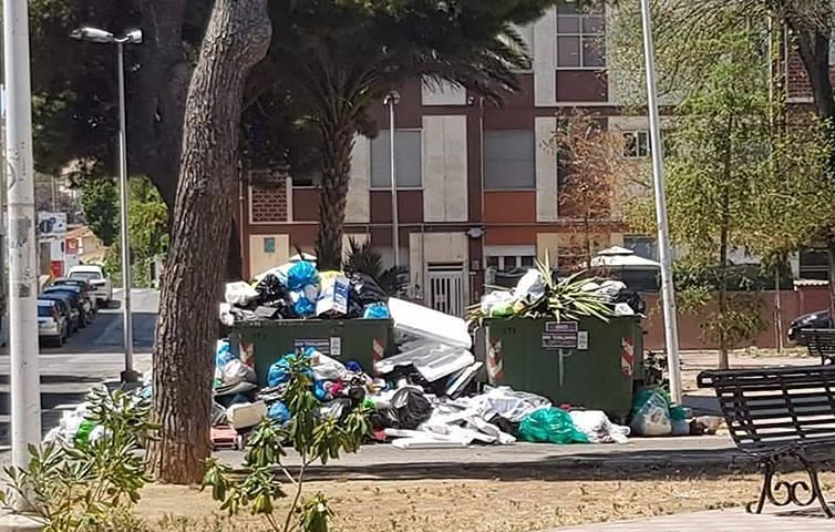 Cagliari, altro che differenziata: a Is Mirrionis lo spettacolo è desolante
