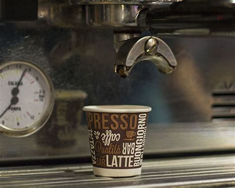 Detersivo al posto del caffè al fast food, disavventura choc per una donna incinta