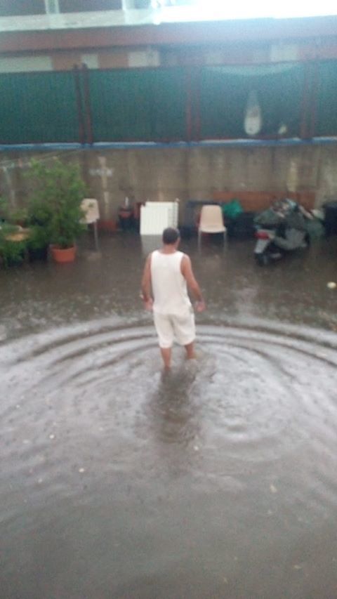 San Michele sott’acqua dopo il temporale: “Guardate il cortile di Antonio in via Premuda…”