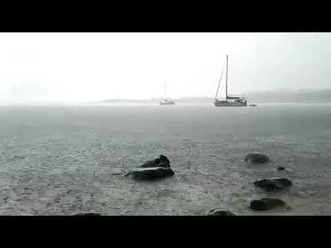 Is Mortorius, lo “show” della pioggia fortissima battente sul mare: il video girato dai lettori