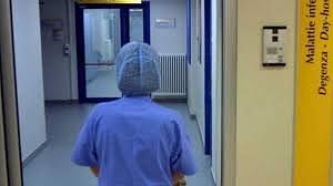 Cagliari, “stabili ma gravi” le condizioni della 30enne colpita dalla leishmaniosi