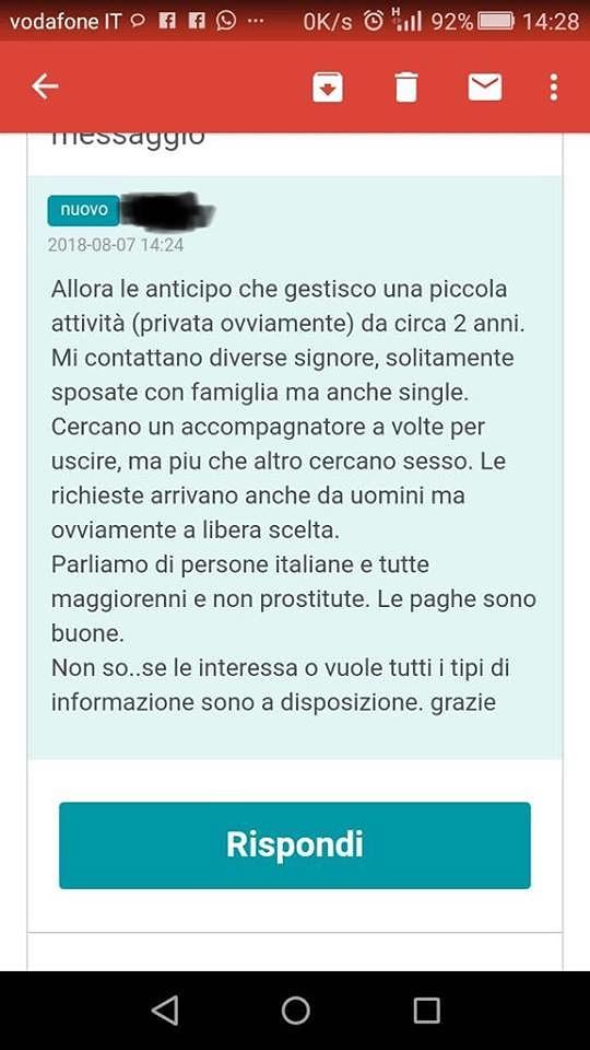 Un ragazzo cagliaritano cerca lavoro come bagnino: “Faresti da accompagnatore per donne e uomini?”