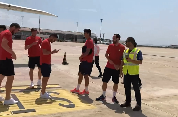 L’arrivo dell’Atletico Madrid all’aeroporto di Cagliari: ecco il video