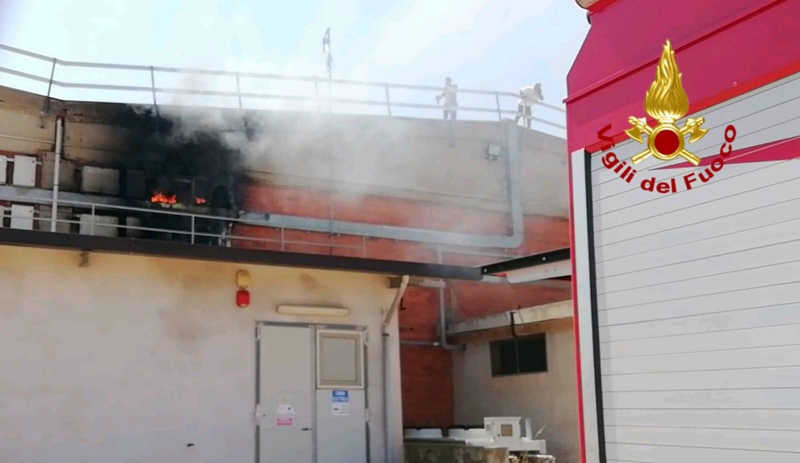 Sestu, principio di incendio in un impianto fotovoltaico: intervengono i vigili del fuoco