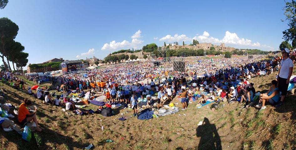 I Papa Boys cagliaritani al Circo Massimo: trecento ragazzi della Diocesi a Roma