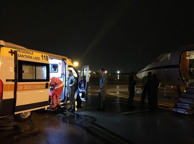 Bambino di 4 anni in pericolo di vita, volo d’urgenza Alghero-Ciampino