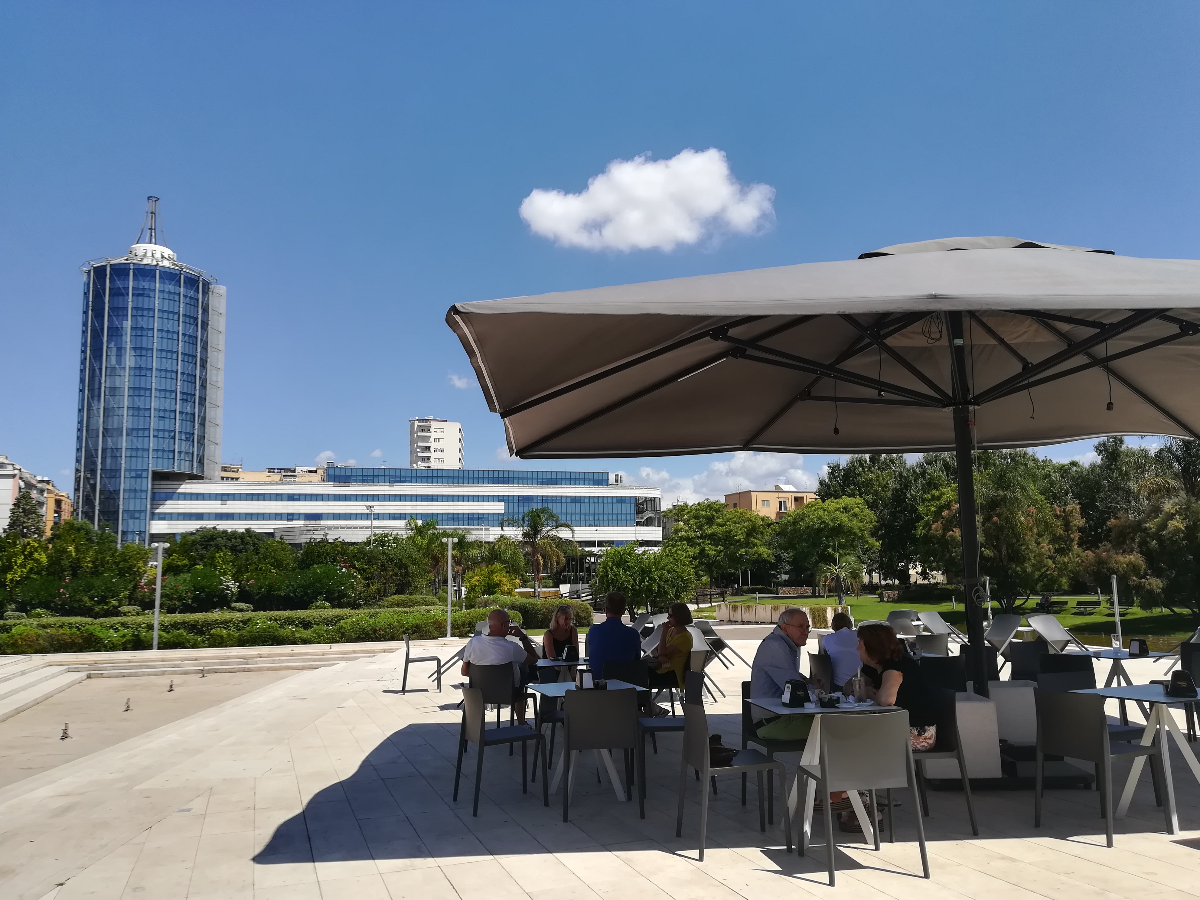 Ferragosto 2018 a Cagliari, pranzo col sole: “Pioggia, stavolta ti è andata male”