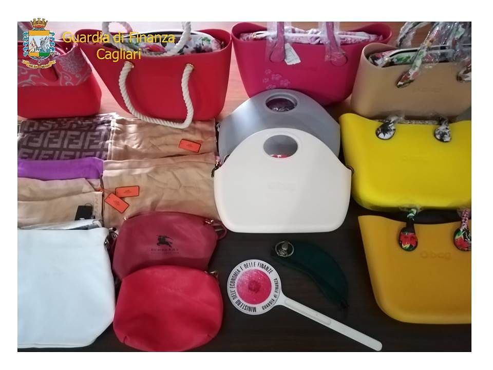 La Finanza contro gli abusivi in spiaggia: due denunce tra Castiadas e Villasimius