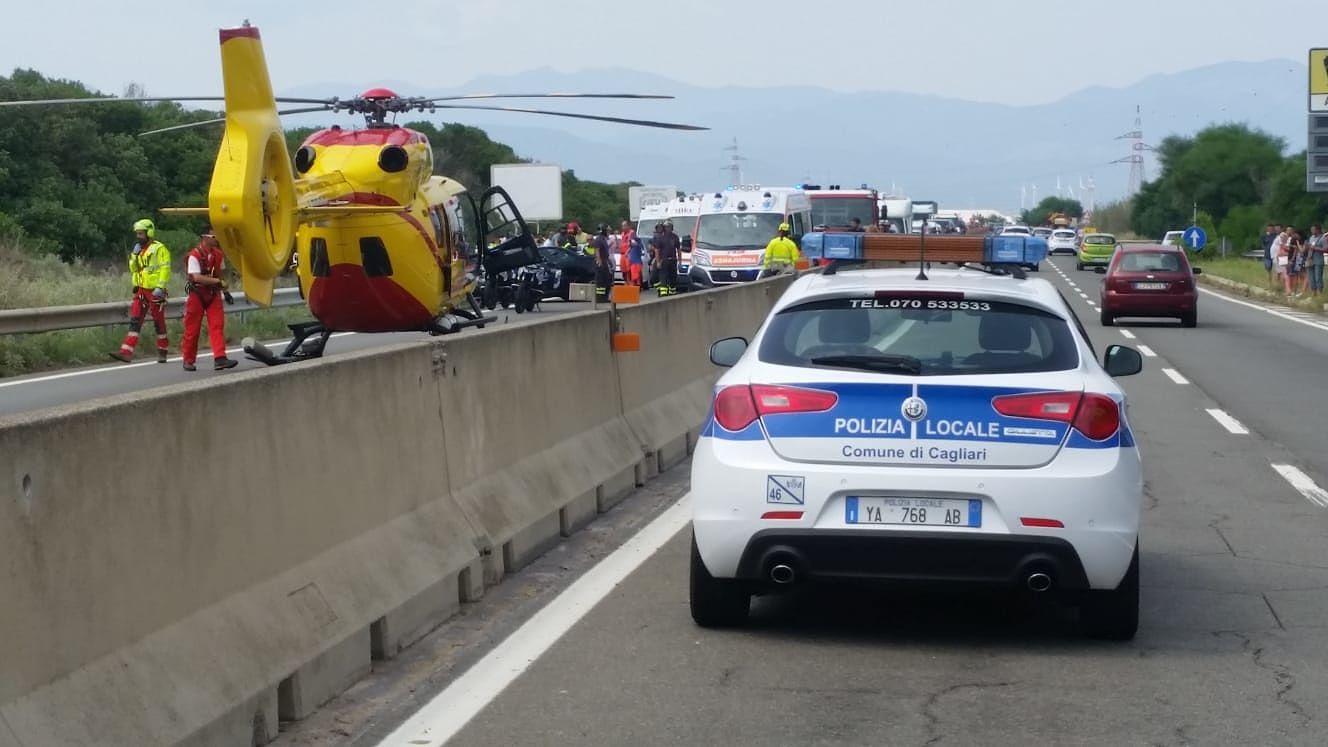 Malore per un conducente, arriva l’elisoccorso: traffico in tilt sulla Sulcitana