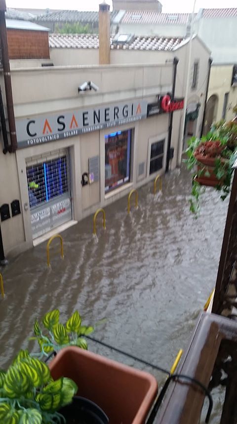 Pirri di nuovo allagata, piazza Italia e via Balilla sott’acqua: “La terza volta in poche settimane”