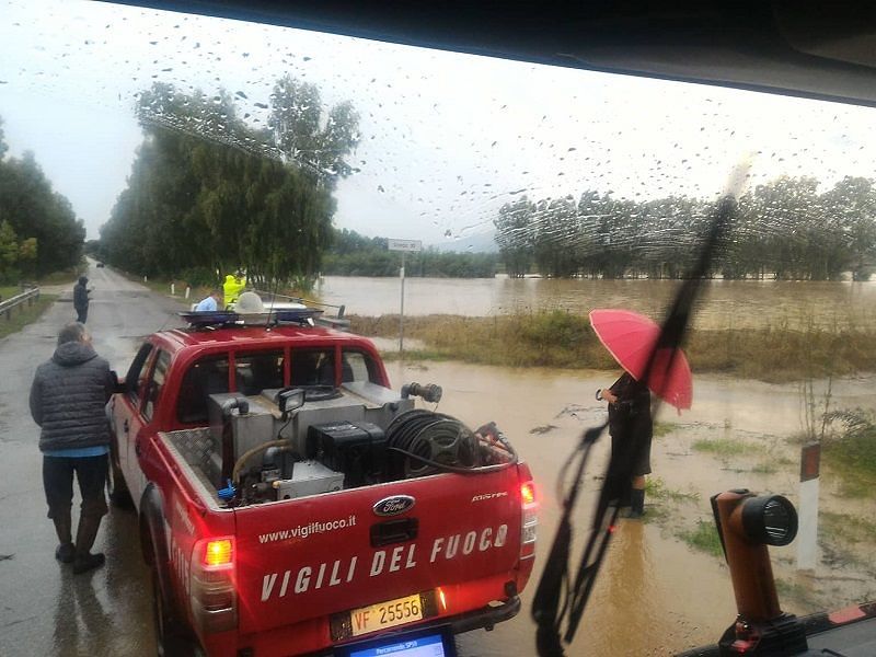 Temporale e danni a Sanluri: canali esondati e vigili in azione