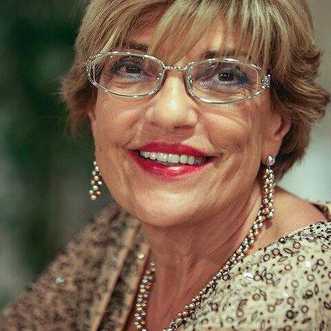 Capoterra perde una donna splendida: addio alla farmacista Giulia Puddu Baire