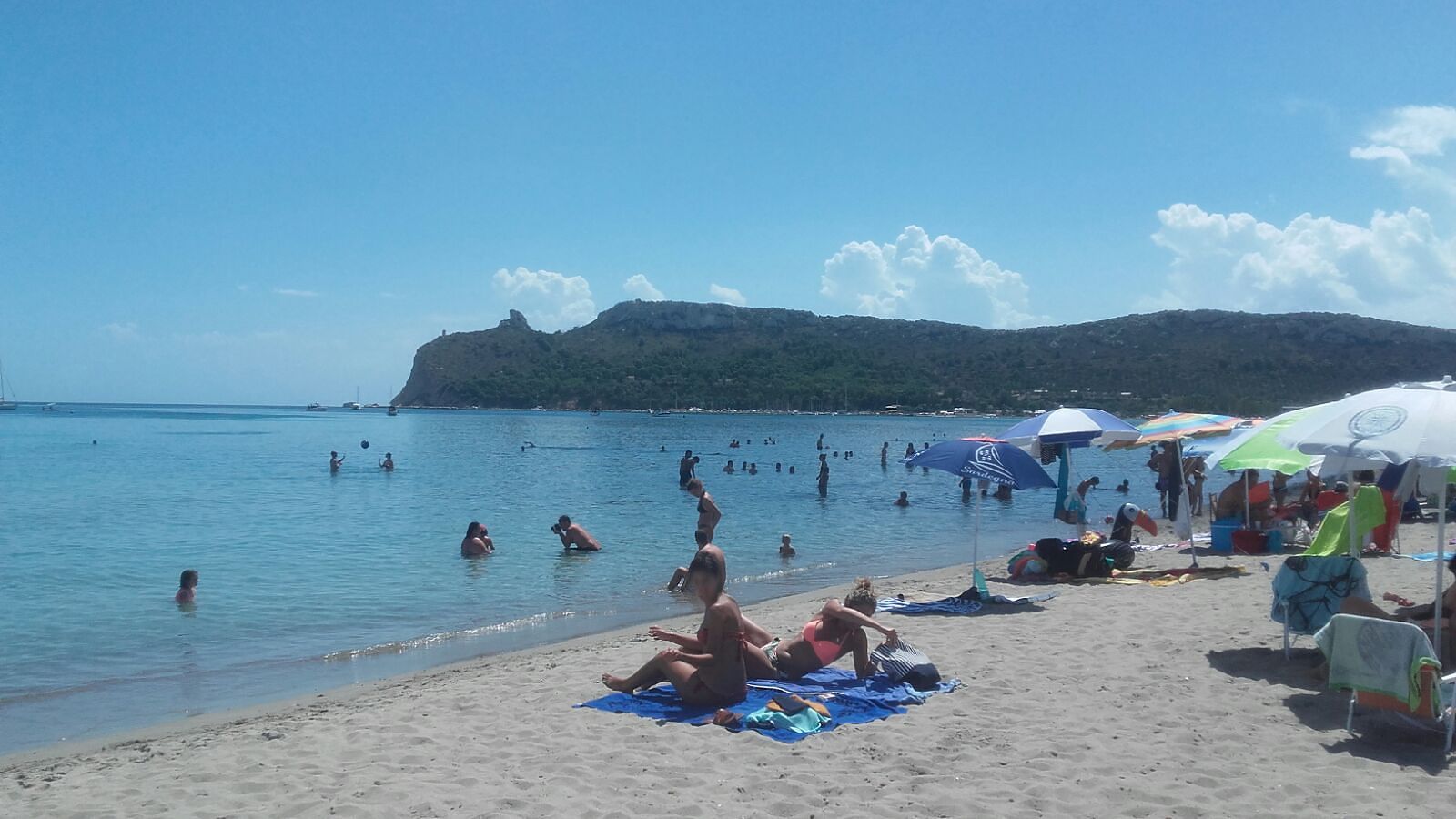 Settembre da “tutti al Poetto”, riecco l’estate rovente su Cagliari: 32 gradi nel weekend
