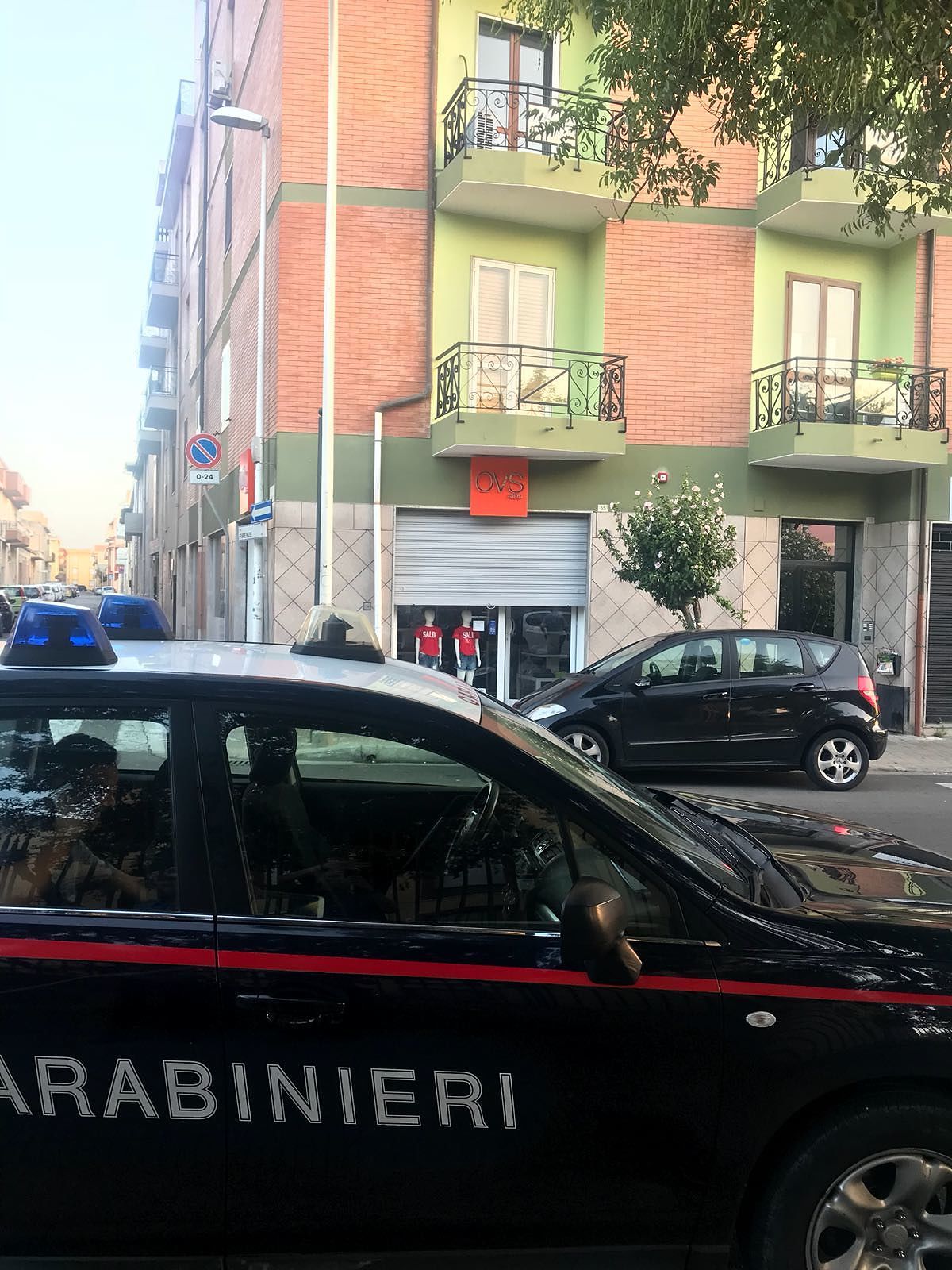 Selargius, furto da “OVS Kids”: i ladri portano via il registratore di cassa