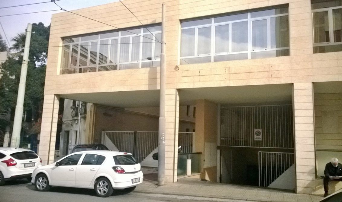 Cagliari, costruito 10 anni fa e sempre chiuso: apre il parcheggio fantasma