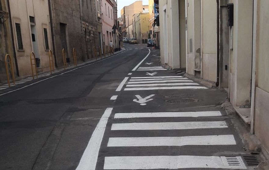 Addio parcheggi da via Riva Villasanta, rivolta a Pirri: “E’ diventata una pista da corsa”