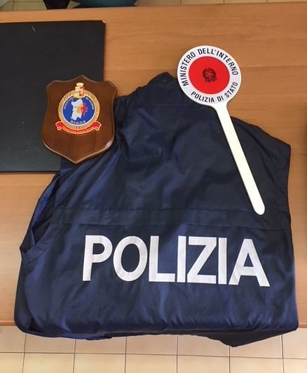 San Teodoro, arrestato un senegalese irregolare: tenta la fuga, poi ferisce un poliziotto