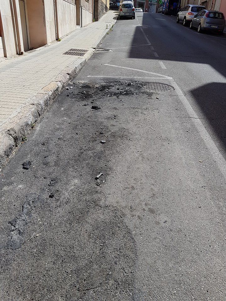 Cagliari, il grande bluff della pulizia delle strade: “L’ha spostata la macchina?..”