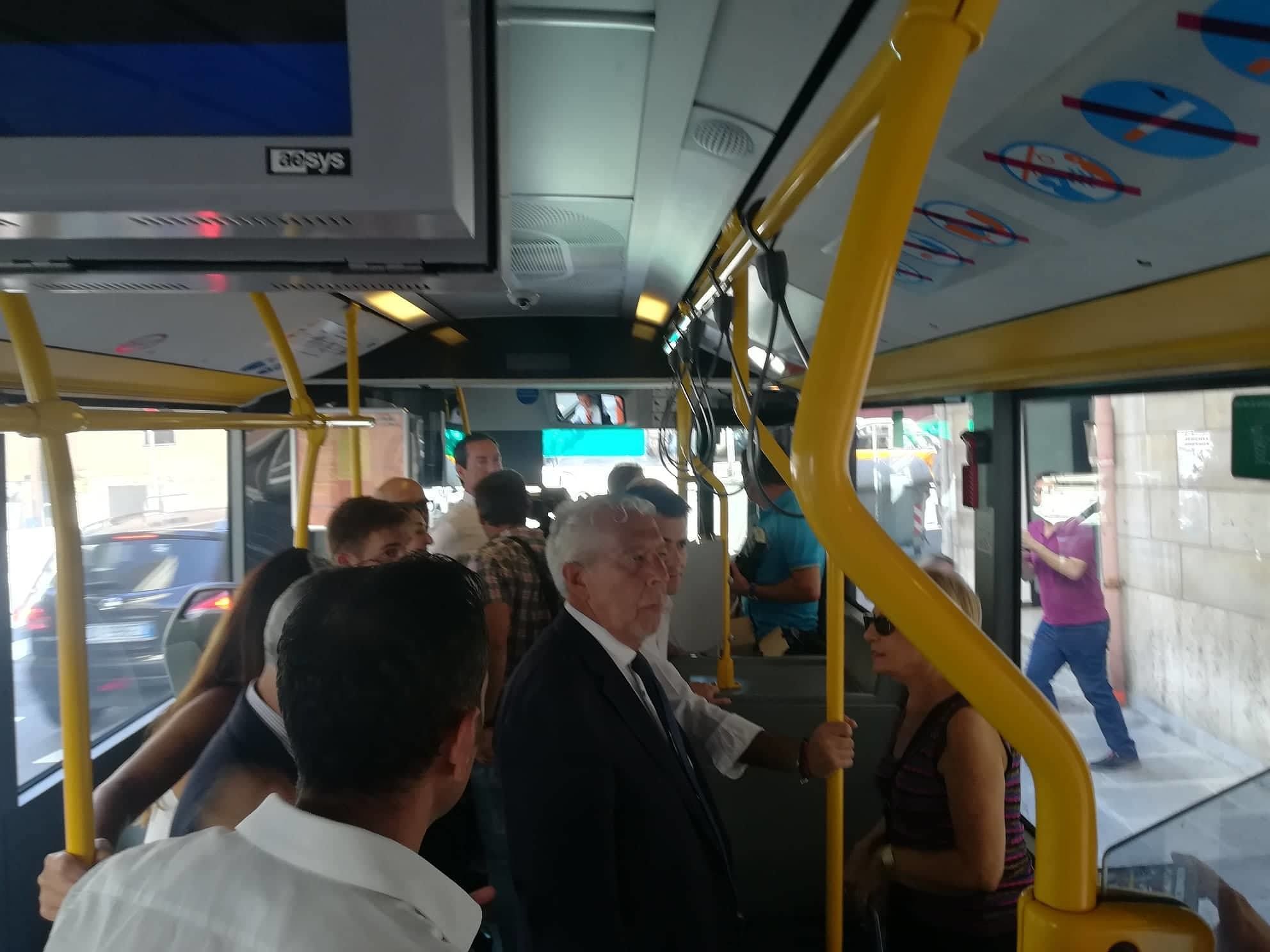 Torna il Bus n.1 nel Corso: una vittoria dei residenti, un inutile spot elettorale per il Sindaco e i suoi accompagnatori