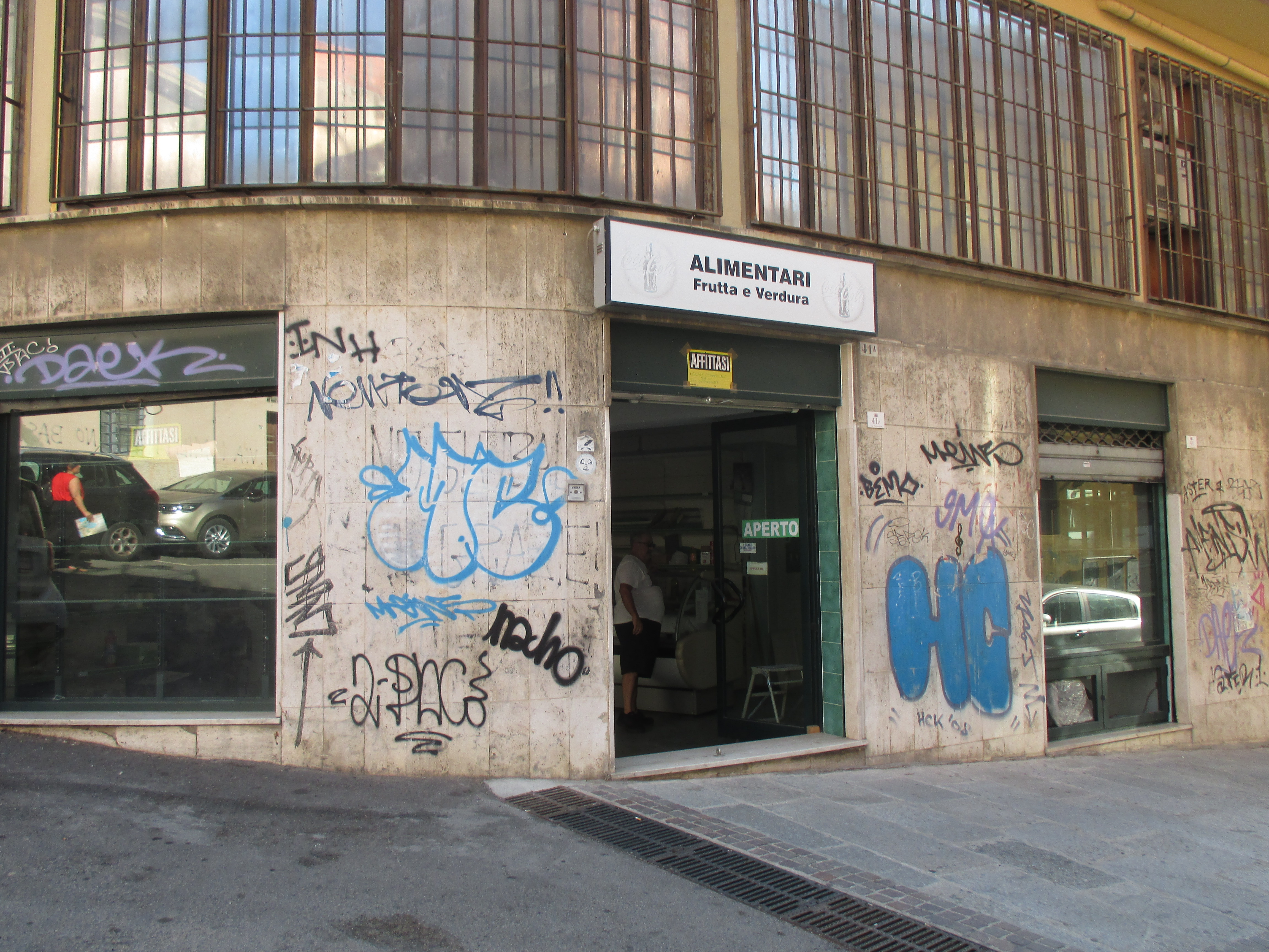 Cagliari, affittasi locale commerciale Corso Vittorio Emanuele