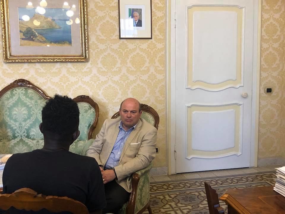 Ragazzo di colore picchiato in Sardegna, Amnesty International: “Assurdo clima di intolleranza”