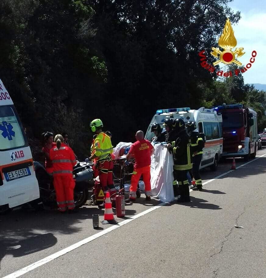Tragedia a Baunei, motociclista svizzero si schianta contro il guardrail e muore