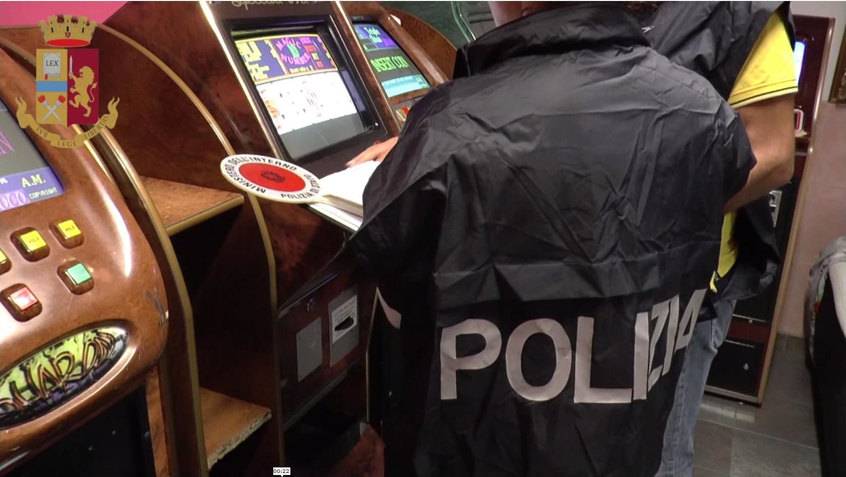 Cagliari, videopoker irregolari nel mirino della polizia: sanzioni per 20mila euro
