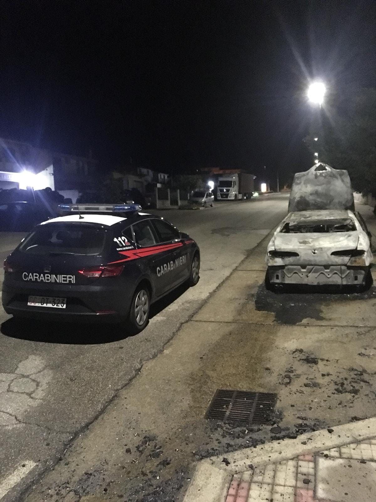 Auto di un operaio in fiamme a Villacidro, si sospetta la matrice dolosa