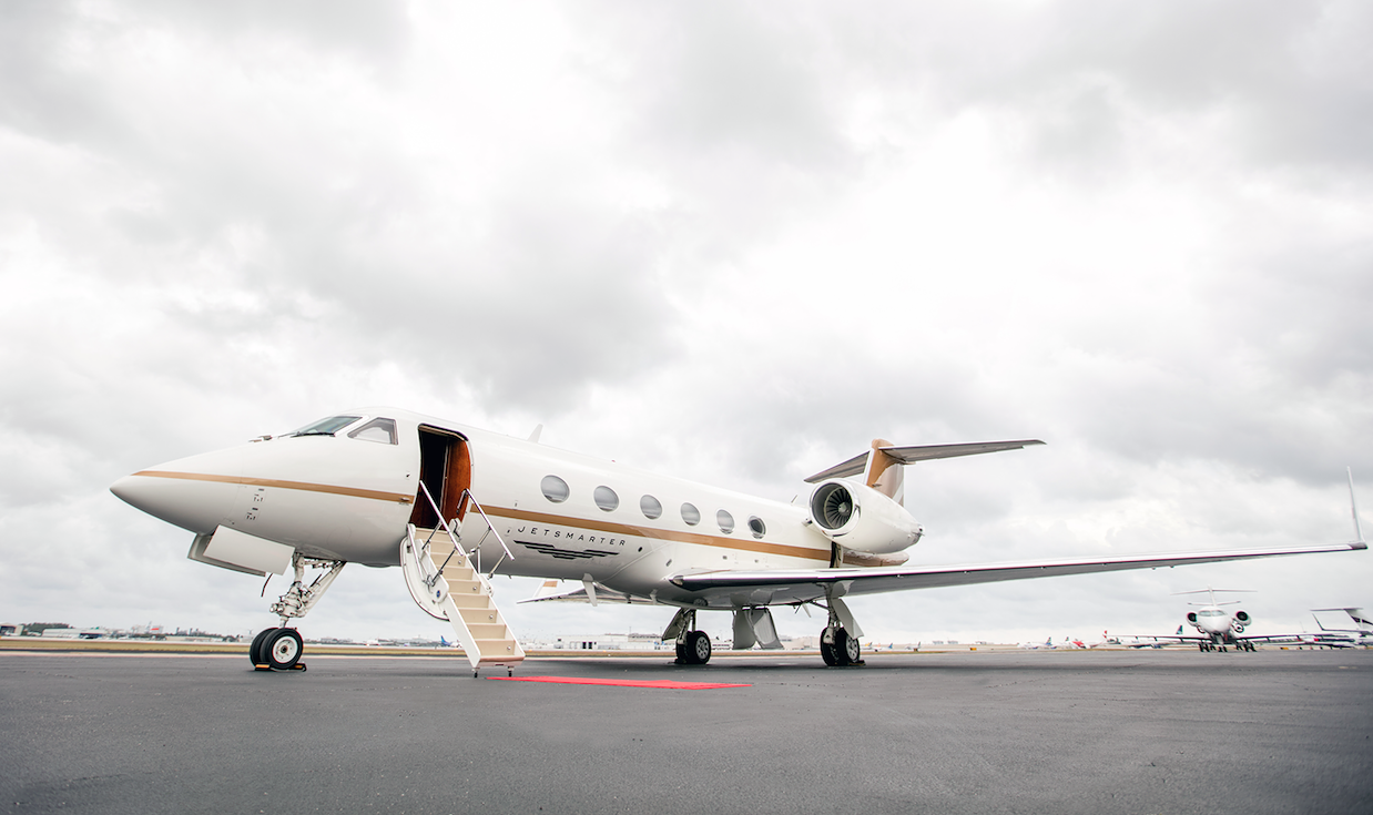 Sicurezza flop all’aeroporto di Las Vegas, deejay minaccia equipaggio e passeggeri