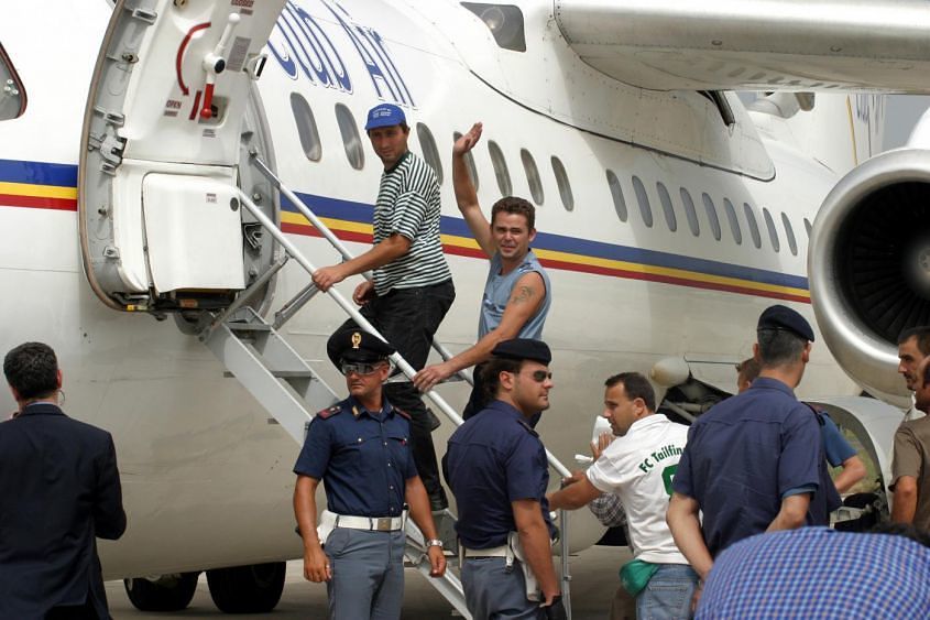 L’aereo non parte: niente rimpatrio e migranti irregolari in libertà