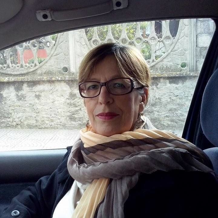 Movida tossica a Cagliari, il dramma di Isabella: “Mi addormento solo con la tv a tutto volume”