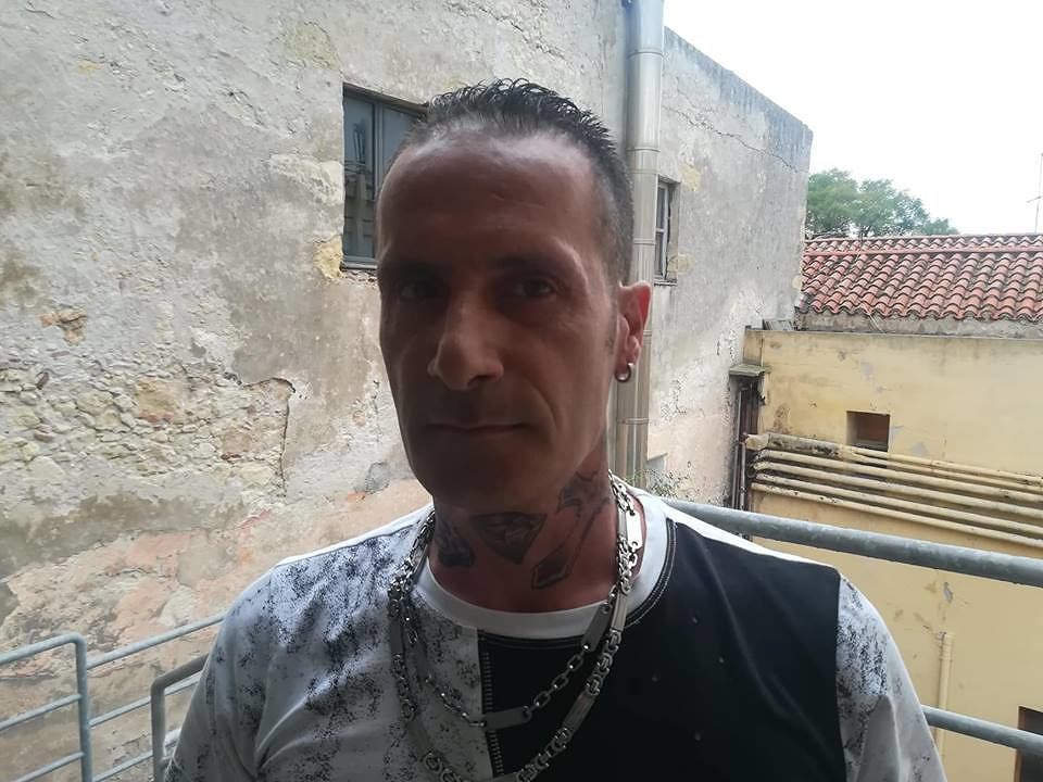 Le lacrime di Leo: “Zedda, ti ho votato e mi mandi in mezzo alla strada: non sono uno scarto della società”