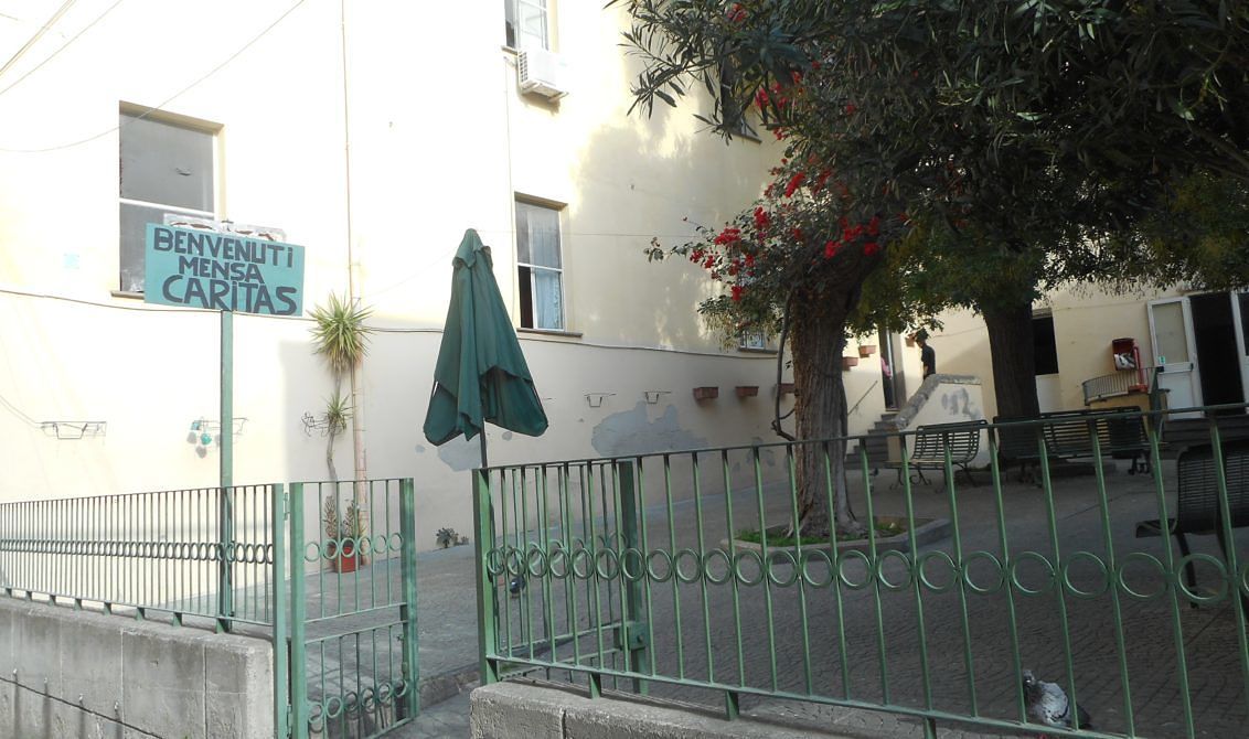 Cagliari, anziani invalidi svegliati di notte al reparto “Fragilità”: “Fuori entro settembre”