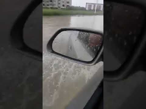 Maltempo a Cagliari, allagamenti anche a Barracca Manna: la strada diventa “navigabile”