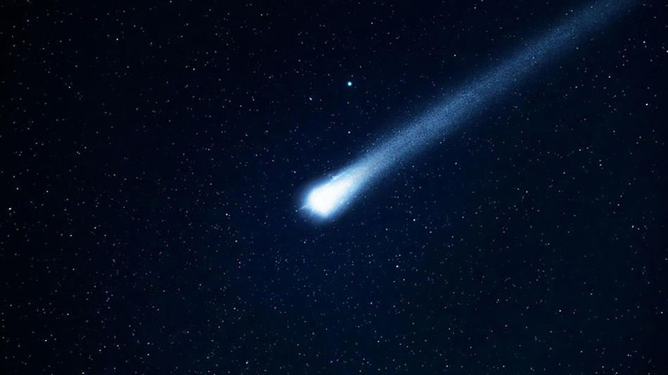 Misterioso boato nella notte in Sardegna: una meteora attraversa i cieli dell’isola, “come una palla di fuoco”