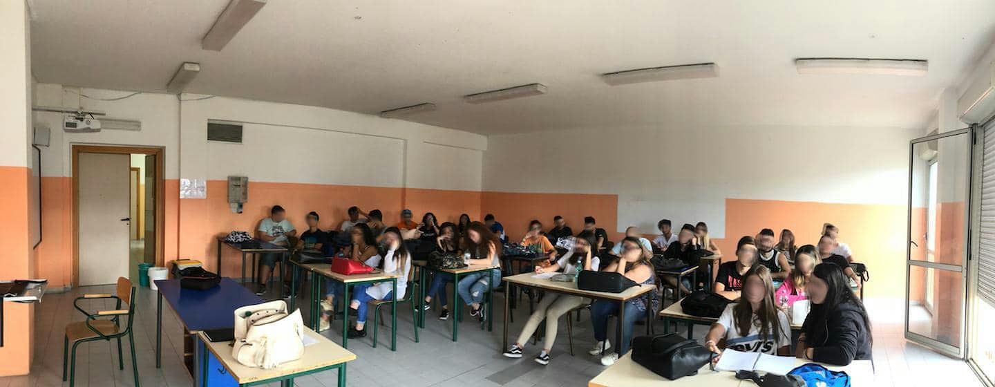 Monserrato, proteste all’Alberghiero: “Due classi unite, in 30 è impossibile entrare nelle cucine”