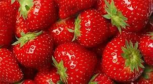 Aghi nelle fragole dei supermercati, fenomeno di emulazione internazionale lanciato dai social